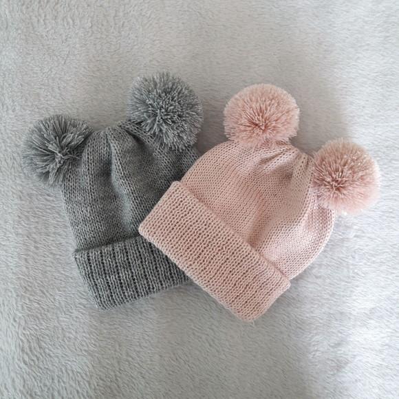 Combo Touca Gorro Dois Pompom Bebê Rosê e Cinza