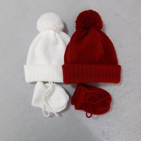 Combo Toucas com Pompom e Luvas para Bebê