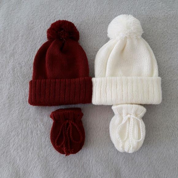 Combo Toucas Pompom e Luvas para Bebê Bordeaux e Off White