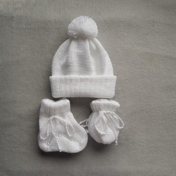 Kit Touca Pompom Tricô e Crochê para Bebê