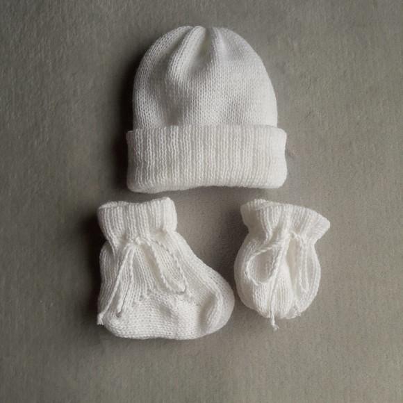 Kit Touca Meias e Luvas Trico e Crochê Branco Bebê R N