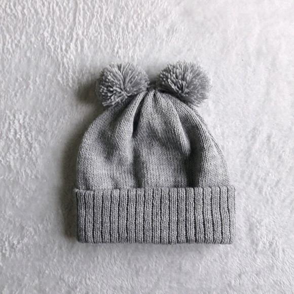 Touca Adulto Dois Pompom Cinza
