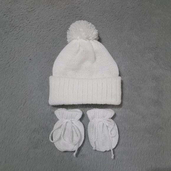Touca Branca com Pompom e Luvinhas Maternidade