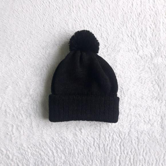 Touca com Pompom Bebê Preta