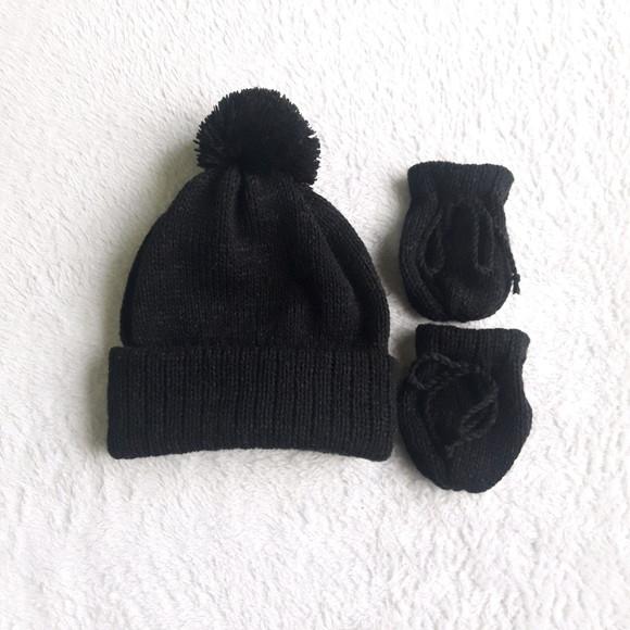 Touca com Pompom e Luvas para Bebê Preta
