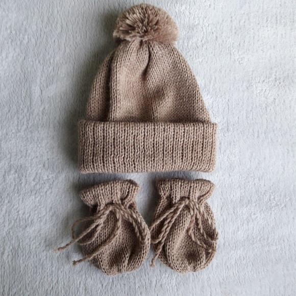 Touca Gorro Pompom e Luvas Bebê Maternidade Káqui