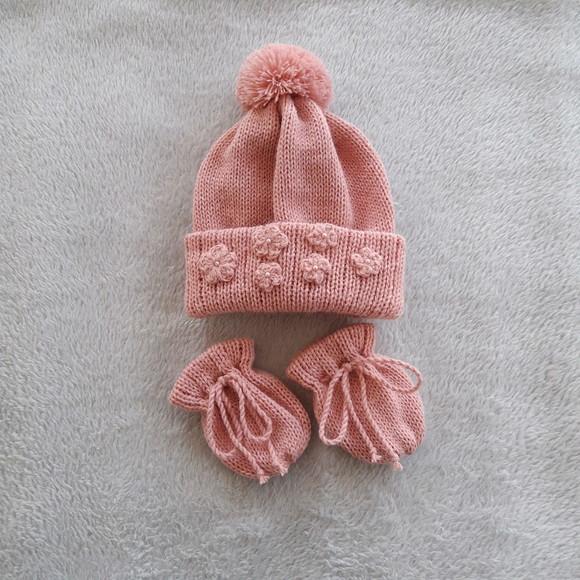 Touca Pompom Flor Crochê e Luvinhas Maternidade Rosê