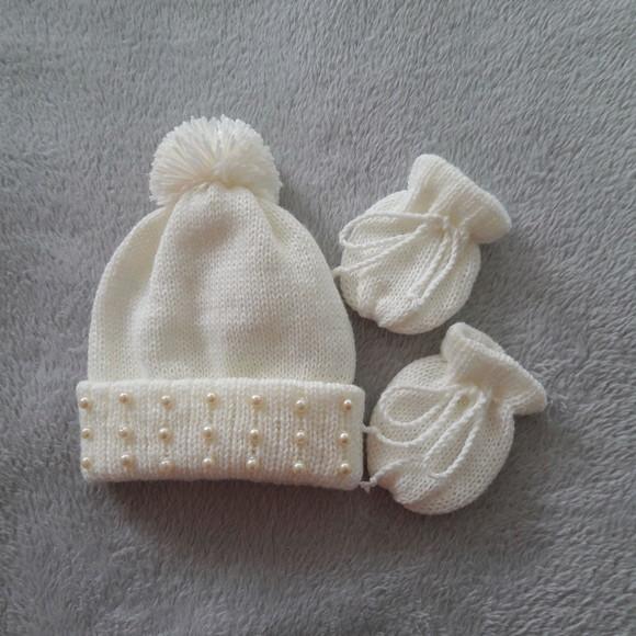 Touca Pompom e Pérolas Abs e Luvas Off White