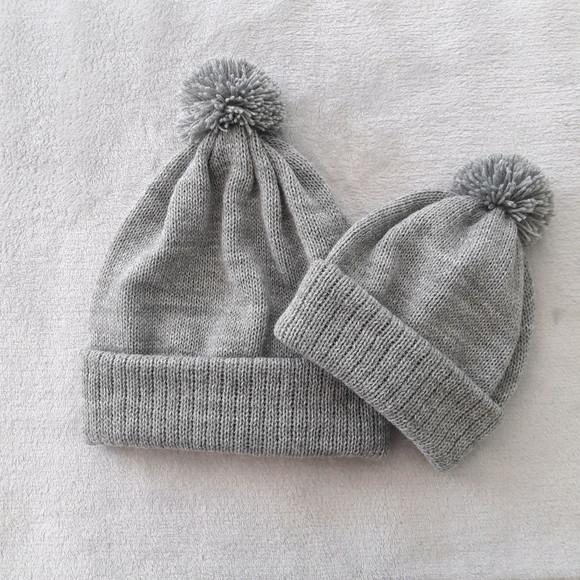 Touca Pompom Mamãe e Bebê Cinza