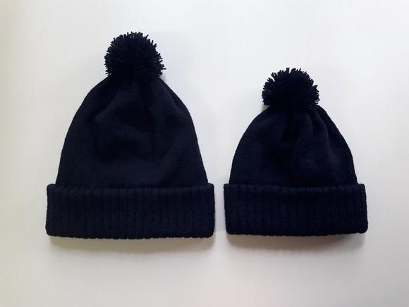 Toucas mamãe e bebê azul marinho com pompom