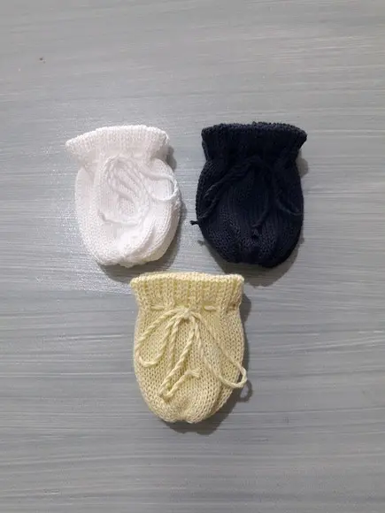 Combo com 3 Pares de Luvas para Bebê em Tricô