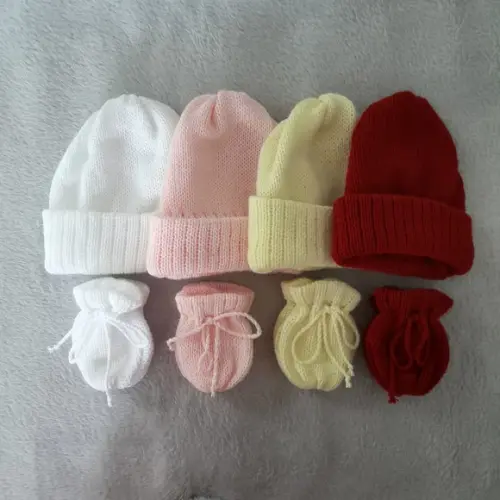 Combo com 4 Toucas e 4 Pares de Luvas