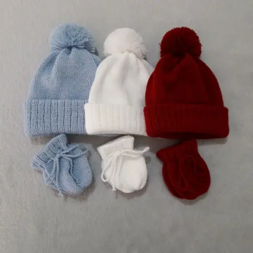 Combo Toucas com Pompom e Luvas para Bebê