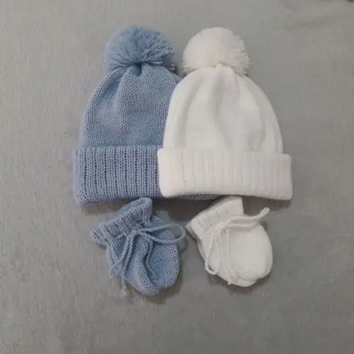 Combo Toucas com Pompom e Luvas para Bebê