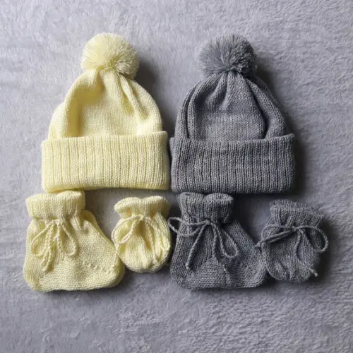 Combo Toucas com Pompom Meias e Luvas para Bebê