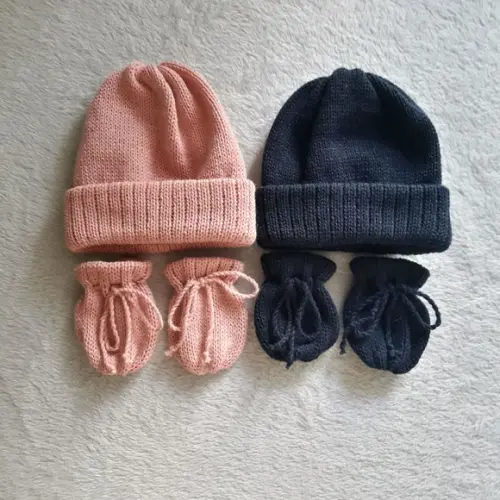 Dois Kits de Touca e Luvas para Bebê Recém Nascido