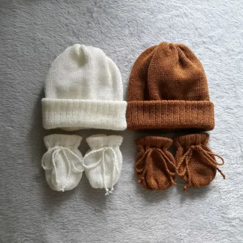 Dois Kits de Touca e Luvas para Bebê Recém Nascido