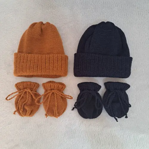 Kit Touca Gorro Luvas Bebê Lã Caramelo e Azul Marinho