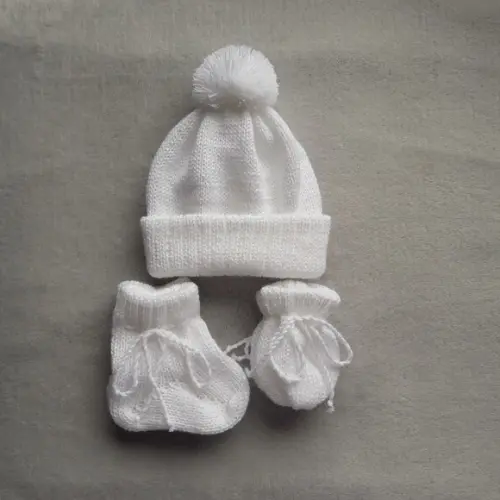 Kit Touca Pompom Tricô e Crochê para Bebê
