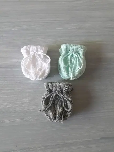 Luvas para Bebê em Tricô de Lã Rn