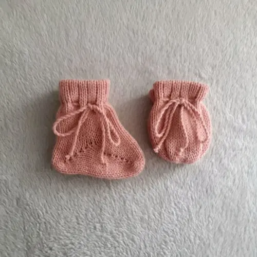 Meias e Luvas para Bebê na Cor Rosê