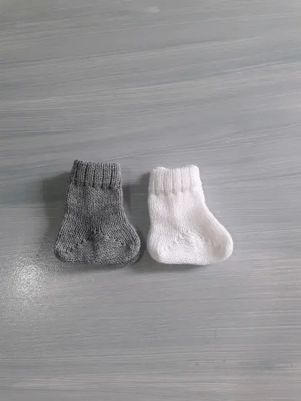 Meias recém nascido em tricot