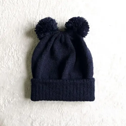 Touca com Dois Pompons para Bebê Azul Marinho