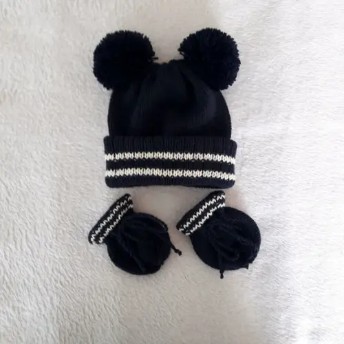 Touca Dois Pompom e Luvas Bebê Marinho e Bege Claro