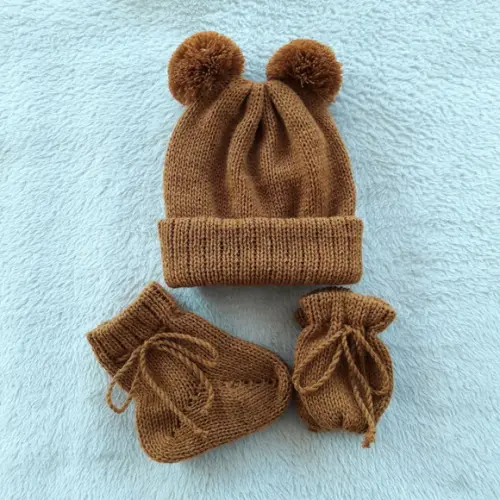 Touca Dois Pompons Meias e Luvas Bebê Caramelo