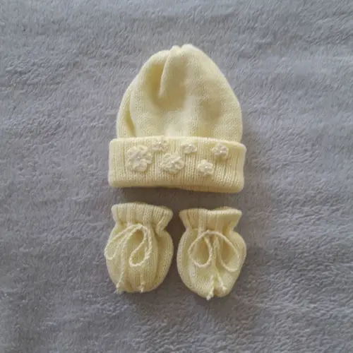 Touca e Luvas Bebê Rn com Flor de Crochê Amarelo Bebê