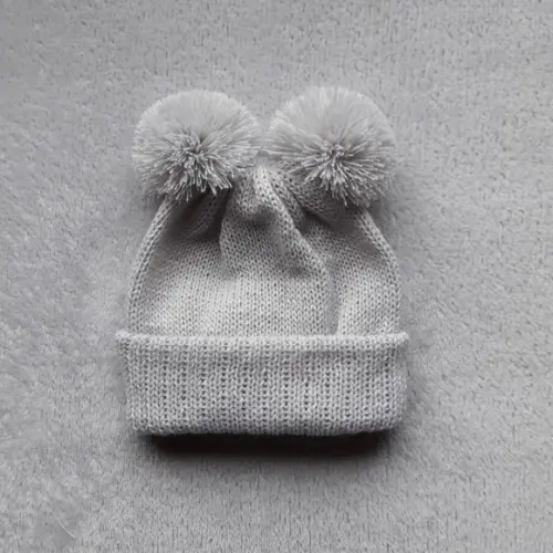 Touca Gorro Dois Pompons Cinza Prata Bebê Maternidade