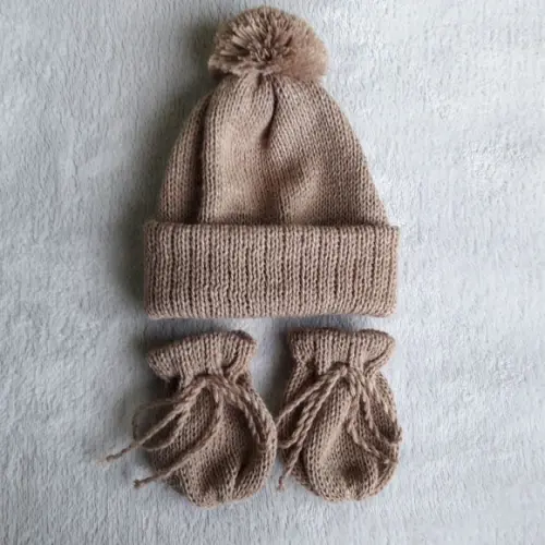 Touca Gorro Pompom e Luvas Bebê Maternidade Káqui