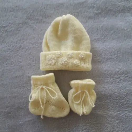 Touca Meias e Luvas com Flor Crochê Rn Amarelo Bebê