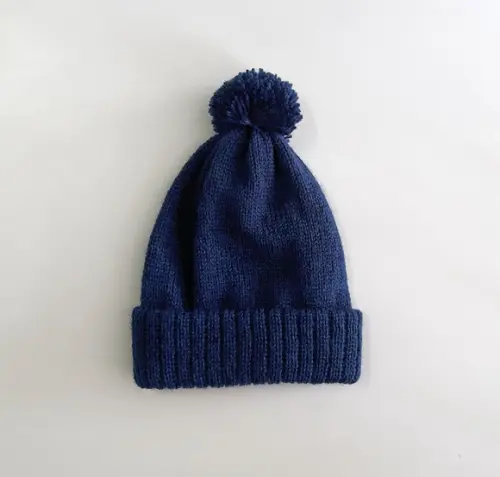 Touca para Rn com Pompom na Cor Azul Marinho