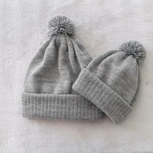 Touca Pompom Mamãe e Bebê Cinza