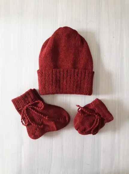 Touca, Meias e Luvas para Bebe em Tricot Rn na Cor Borgonha