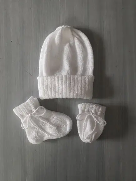 Touca, Meias e Luvas para Bebe Rn na Cor Branca