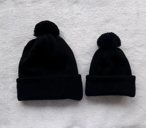 Toucas Mamãe e Bebê com Pompom Cor Preta