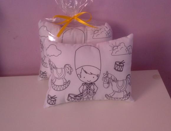 Almofada para Colorir - Soldadinho (15x20cm) sem Canetinhas