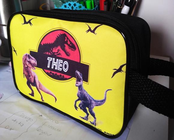 Necessaire com Alça Lembrancinha Dinossauro