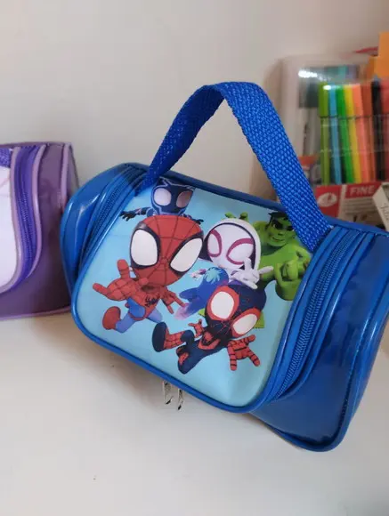 Frasqueira Aranha e Seus Amigos