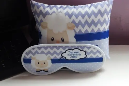 Kit Almofada 15x20cm e Máscara de Dormir - Ovelhinha