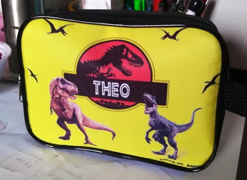 Necessaire com Alça Lembrancinha Dinossauro