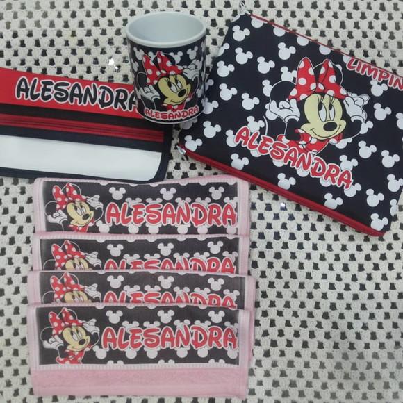 Kit Volta as Aulas Minnie