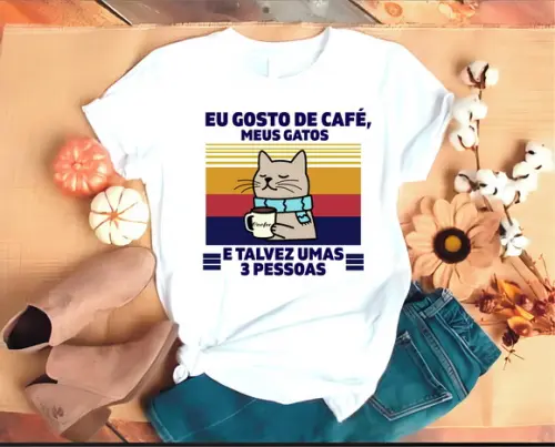 Camiseta Eu Gosto de Café Meus Gatos e Talvez Umas 3 Pessoas