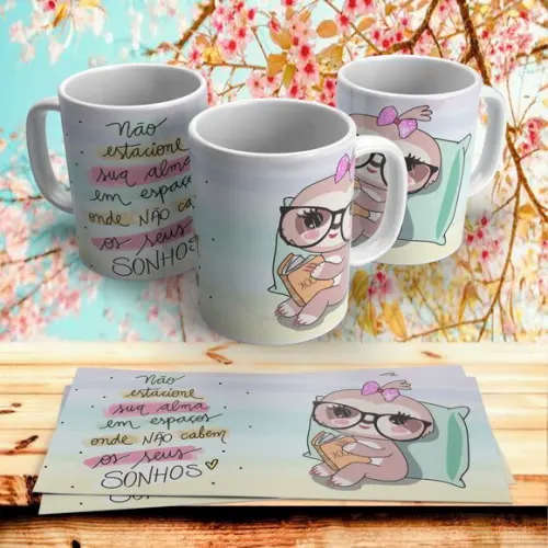 Caneca Preguiça Lendo Livro