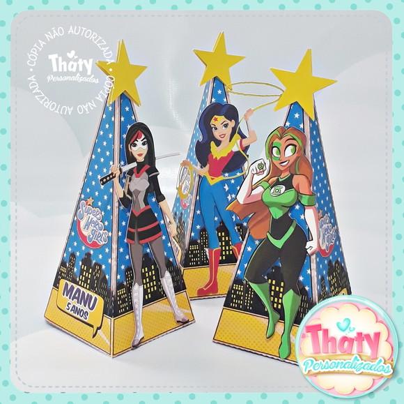 Caixa Pirâmide Super Hero Girls