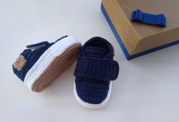Sapatinho de Crochê para Bebê Azul Marinho