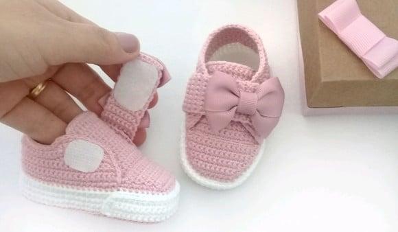 Tênis em Crochê para Bebê - Rosa Antigo