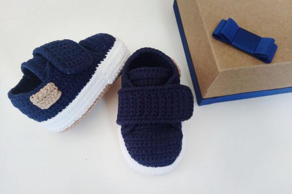 Sapatinho de Crochê para Bebê Azul Marinho